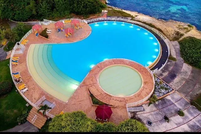 Petit Paradis location